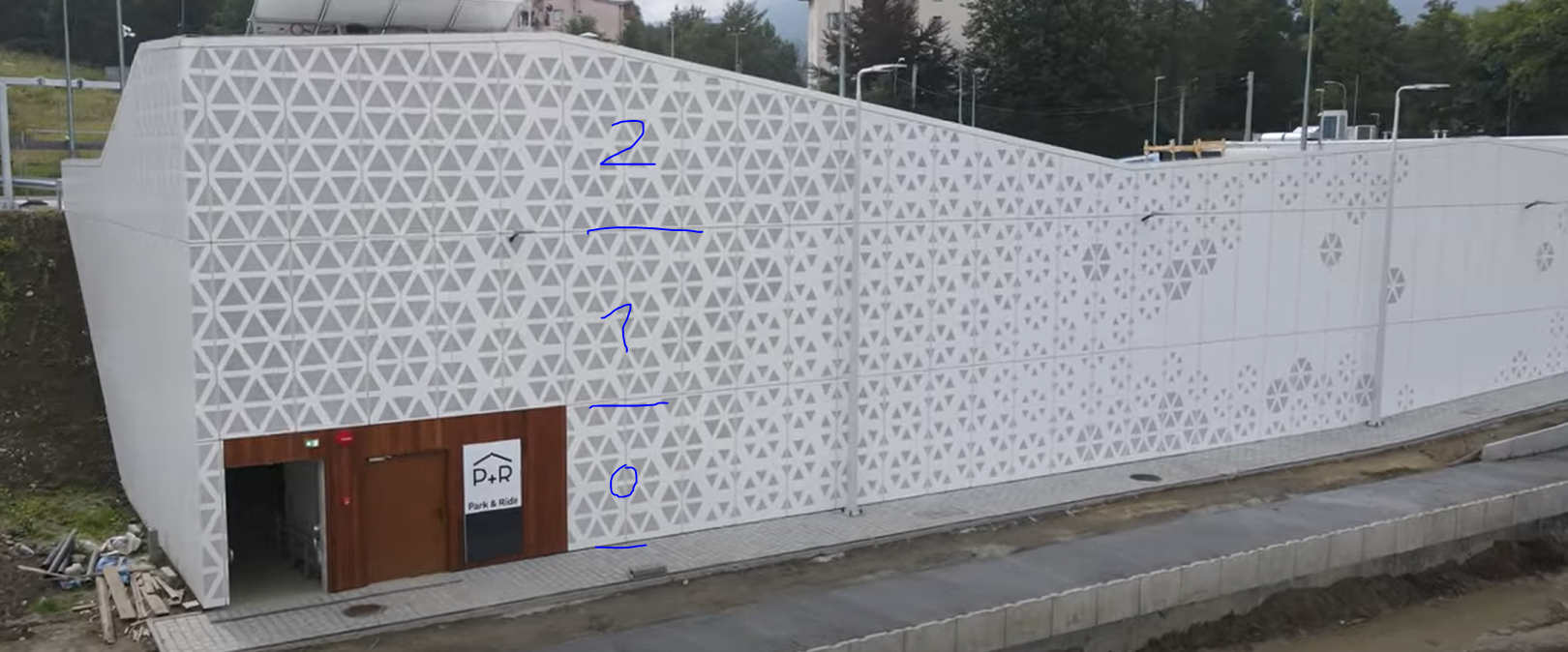 1693987749087.png