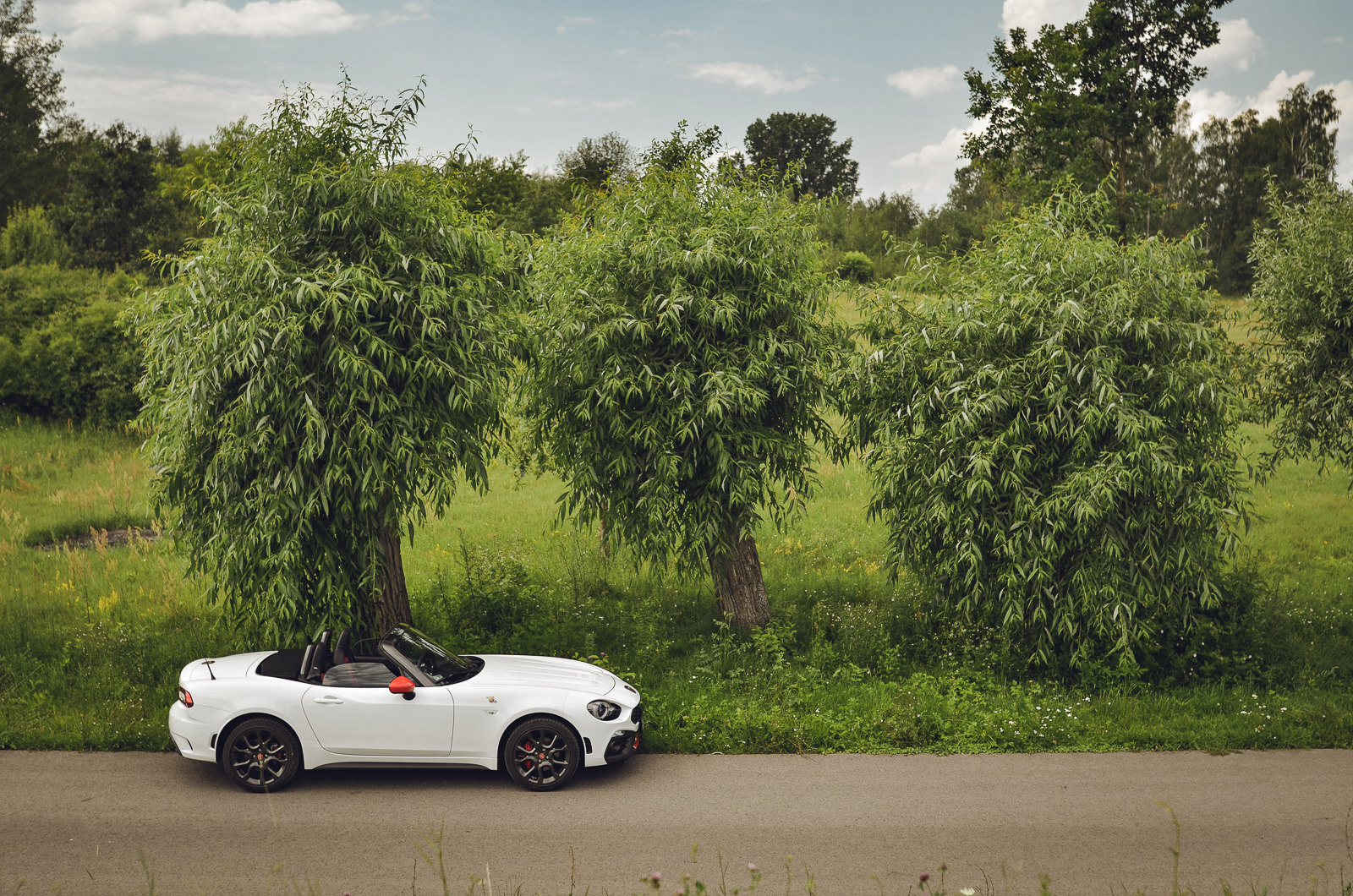 Fiat_124_Spider_05.jpeg