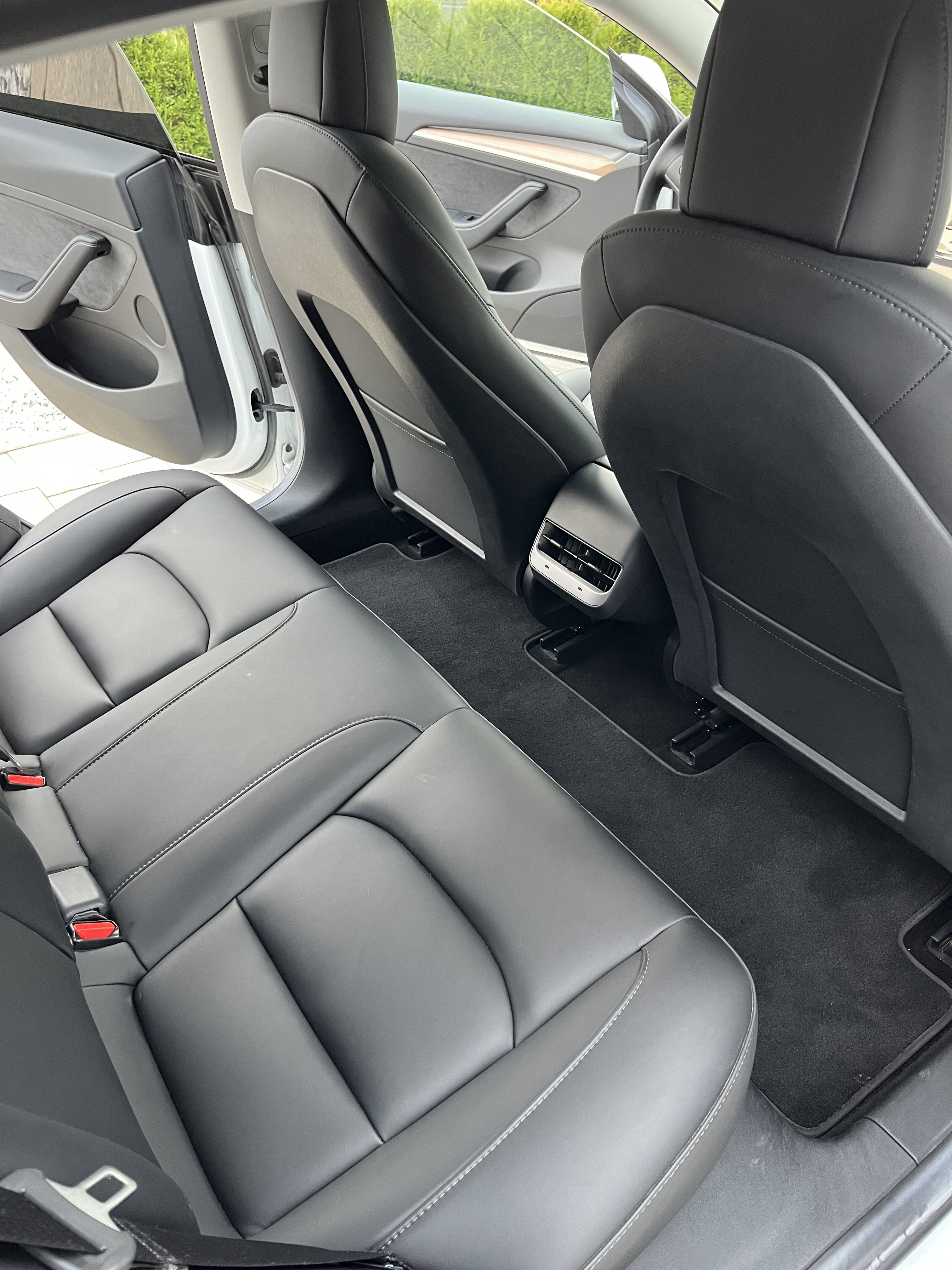 Interior_4.jpg