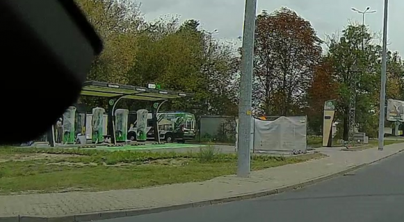 1697101135383.png