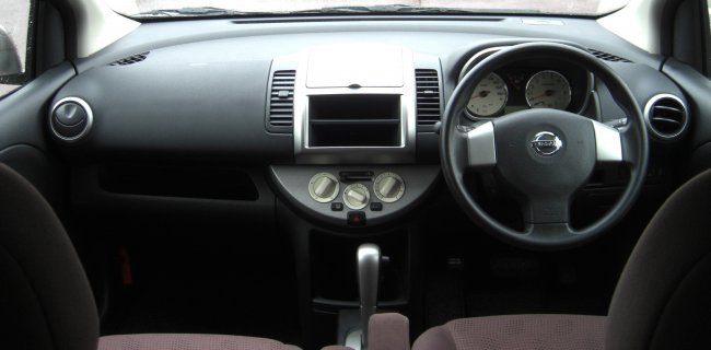 NISSAN_NOTE_interior.jpg