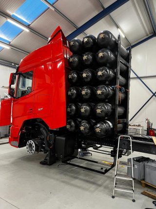 daf_xf_100_kilogramow_wodoru_1.jpg