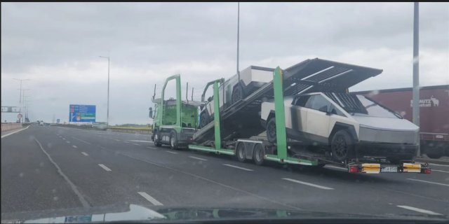 tesla.JPG