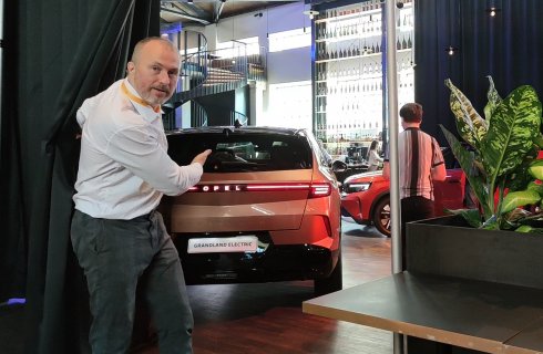 Opel Grandland Electric.jpg