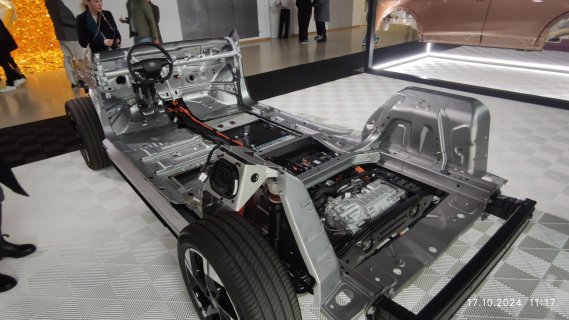 Opel Grandland Electric AWD.jpg