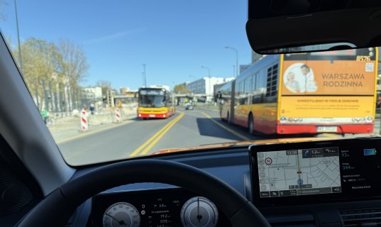 Hyundai Inster za Mostem Łazienkowskim.jpg
