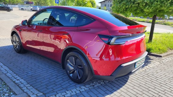 tesla_red.jpg