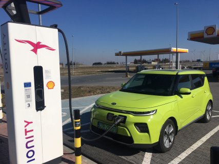 e-Soul_64kWh_-_Ioniq5-0.JPG