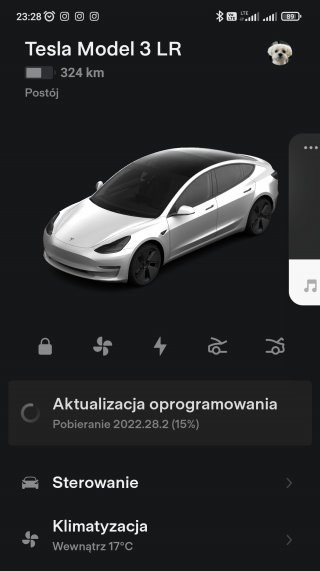 Screenshot_2022-09-15-23-28-06-893_com.teslamotors.tesla.jpg